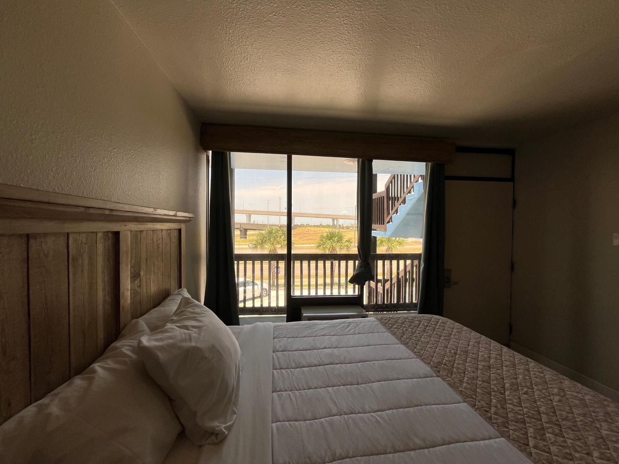 Hotel Deville Corpus Christi Exterior photo