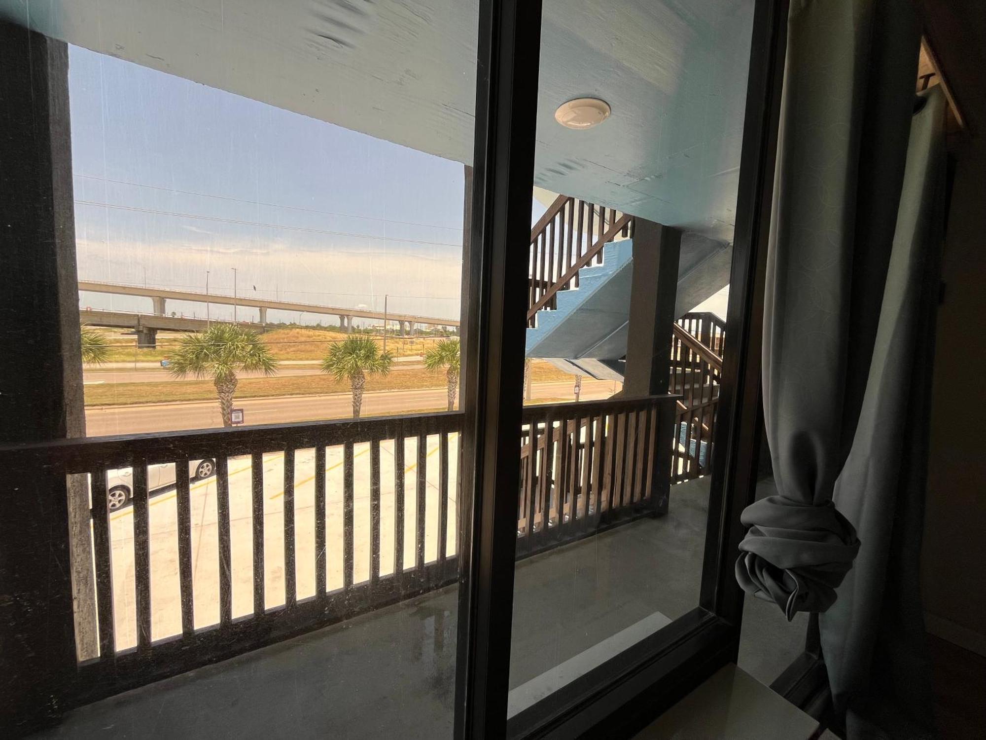 Hotel Deville Corpus Christi Exterior photo