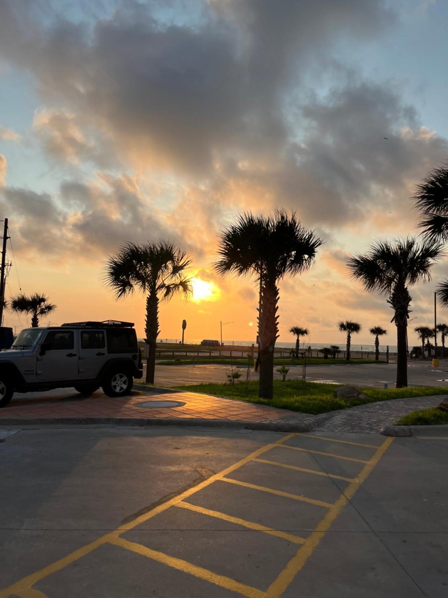 Hotel Deville Corpus Christi Exterior photo