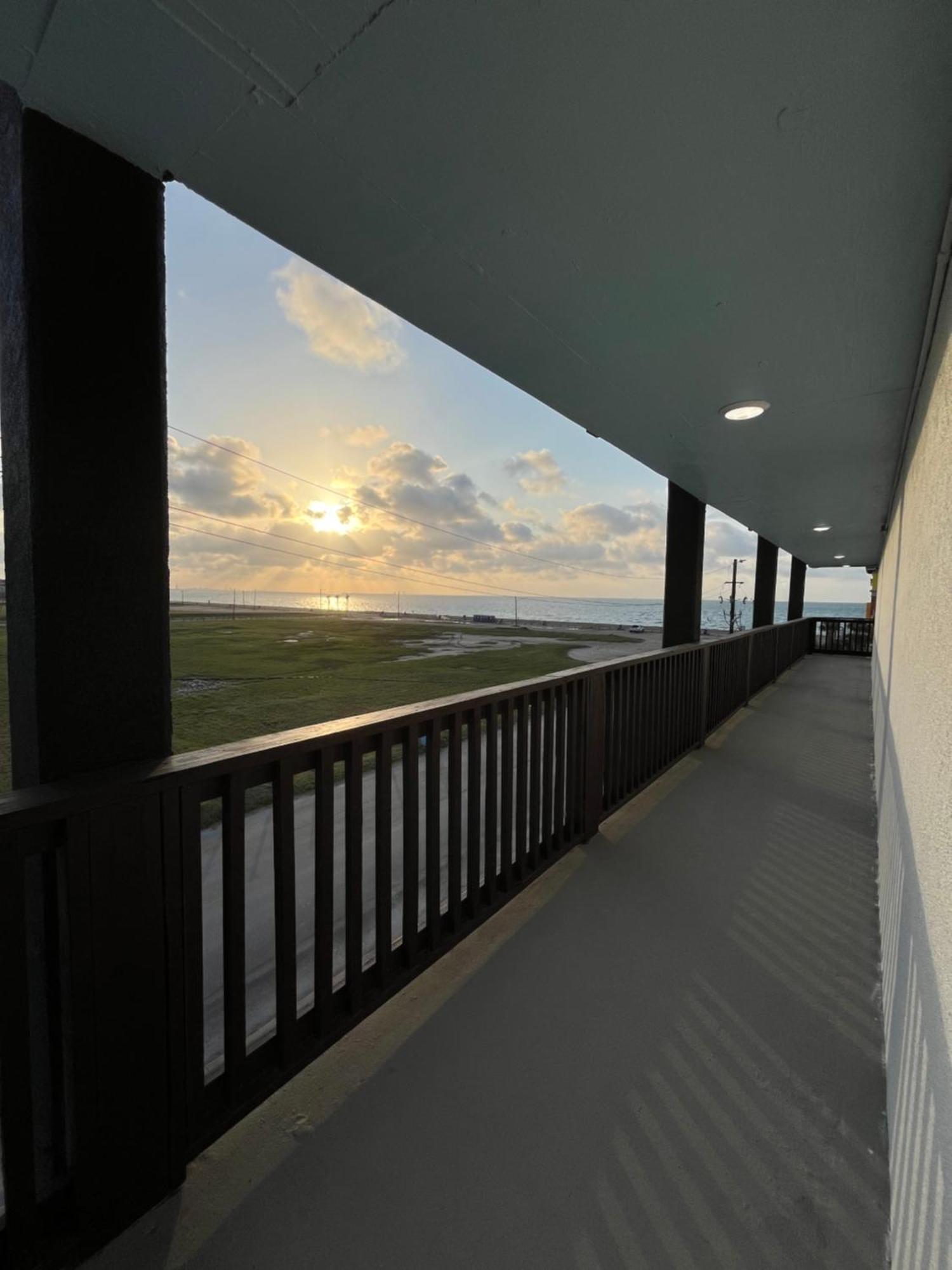 Hotel Deville Corpus Christi Exterior photo