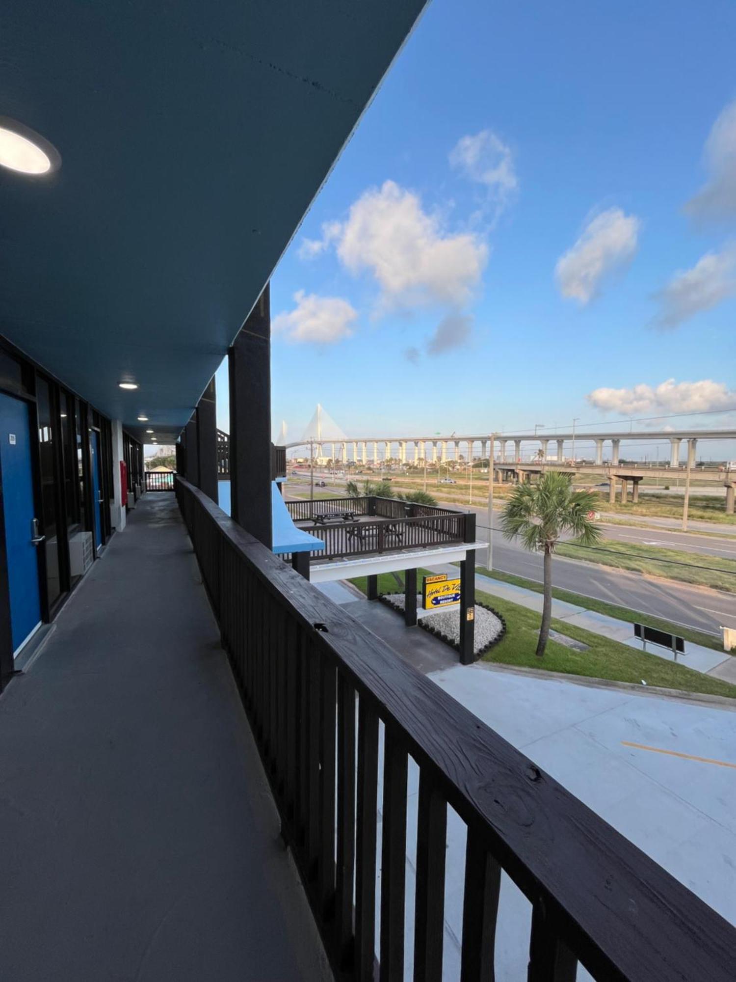 Hotel Deville Corpus Christi Exterior photo