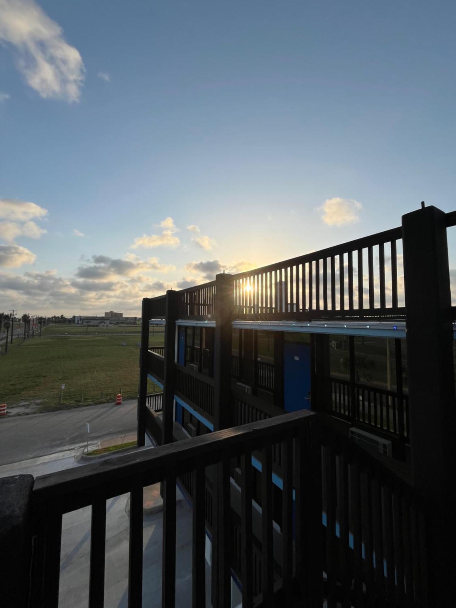 Hotel Deville Corpus Christi Exterior photo